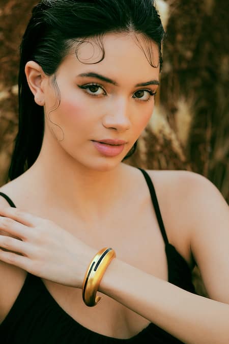 Buy_Varnika Arora_Gold Plated Circlet Black Enamel Bangle _Online_at_Aza_Fashions