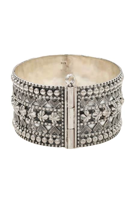 Shop_Sangeeta Boochra_Silver Plated Designer Handcrafted Bangle 