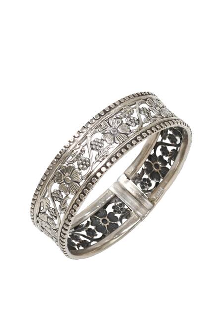 Buy_Sangeeta Boochra_Silver Plated Designer Floral Bangle _Online_at_Aza_Fashions