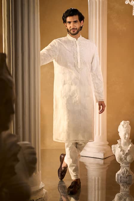 Aariyana Couture White Cotton Silk Kurta Set 