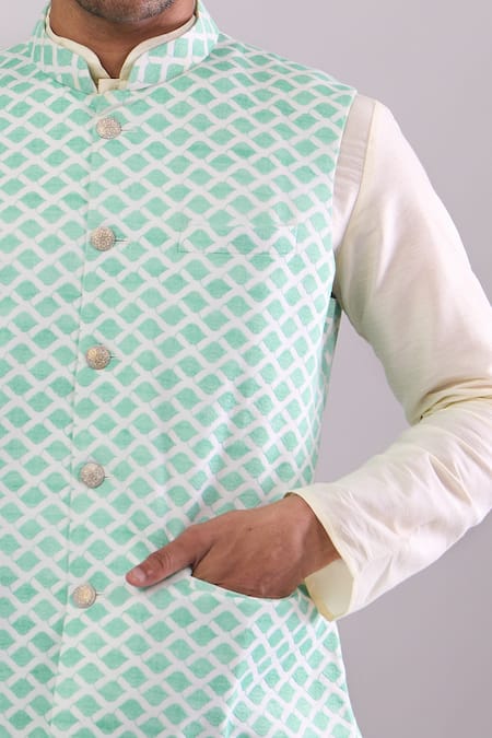 Arihant Rai Sinha Green Geometric Pattern Bundi Online at Aza Fashions Arihant Rai Sinha_Green Geometric Pattern Bundi _Online_at_Aza_Fashions