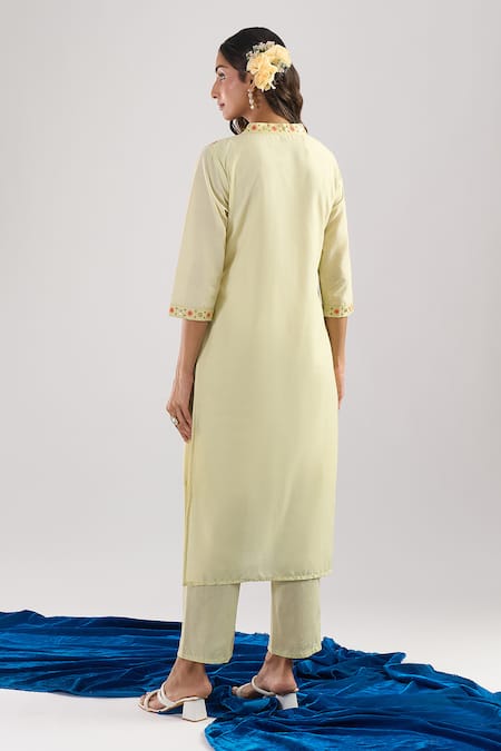 Samyukta Singhania_Yellow Cotton Embroidery Split V-neck Kurta Set _Online_at_Aza_Fashions