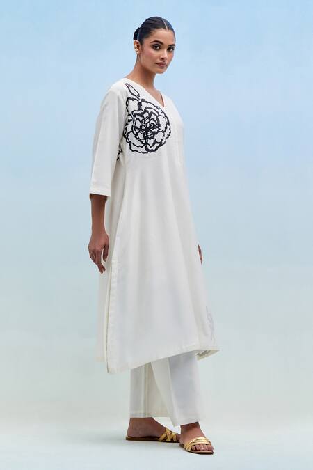 Shop_Priya Chaudhary_White Chanderi V-neck Block Print Kurta Pant Set _Online_at_Aza_Fashions