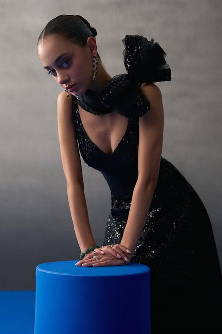 Buy_Angad Singh_Black Organza Sequins V-neck Sharara Kurta Set 