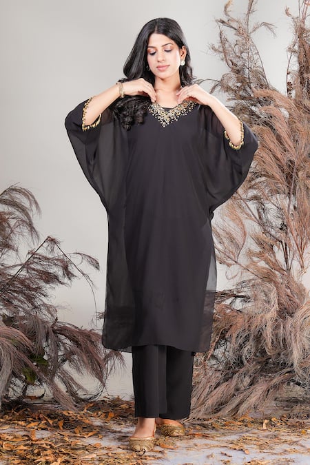 Rirasa Black Georgette Beads, Embroidery V-neck Hand Kurta Set