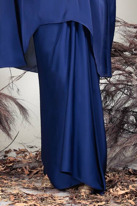 Rirasa Navy Embroidery V-neck Blue Hand Tunic And Skirt Online at Aza Fashions Rirasa_Navy Embroidery V-neck Blue Hand Tunic And Skirt _Online_at_Aza_Fashions