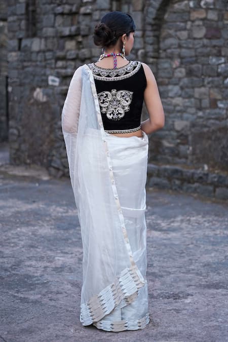 Label Anshu Khathuria Designer Silver & Black Handloom Saree Set 