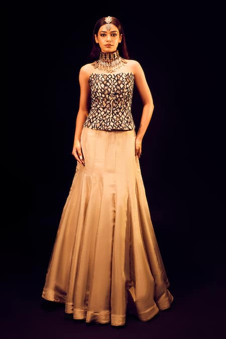 Label Anshu Khathuria Gold Tissue Embroidery Bandeau Neck Hand Corset And Skirt Set 