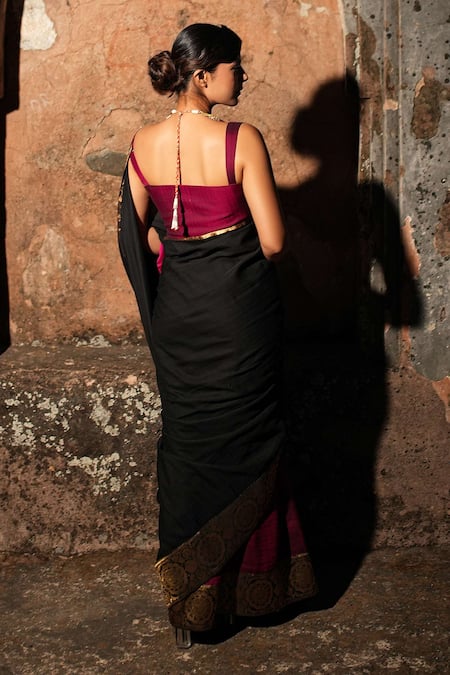 Label Anshu Khathuria Rani Red Brocade Designer Saree Set 