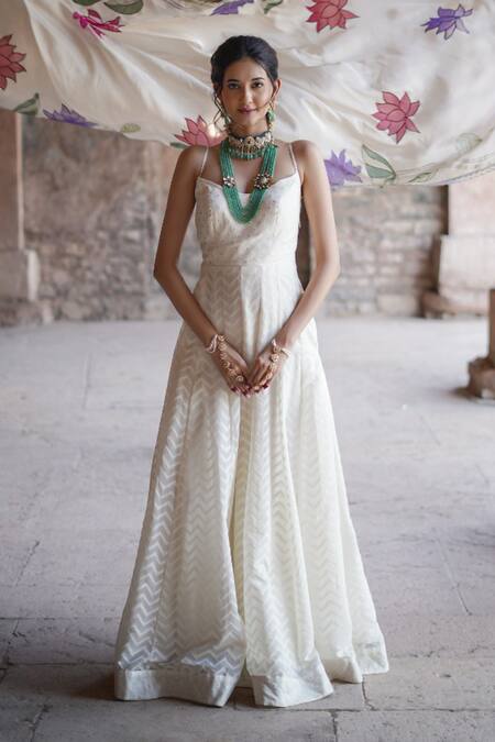 Buy Label Anshu Khathuria Ivory Embroidery Plunge Neck Handloom Anarkali Set Online at Aza Fashions Buy_Label Anshu Khathuria_Ivory Embroidery Plunge Neck Handloom Anarkali Set _Online_at_Aza_Fashions