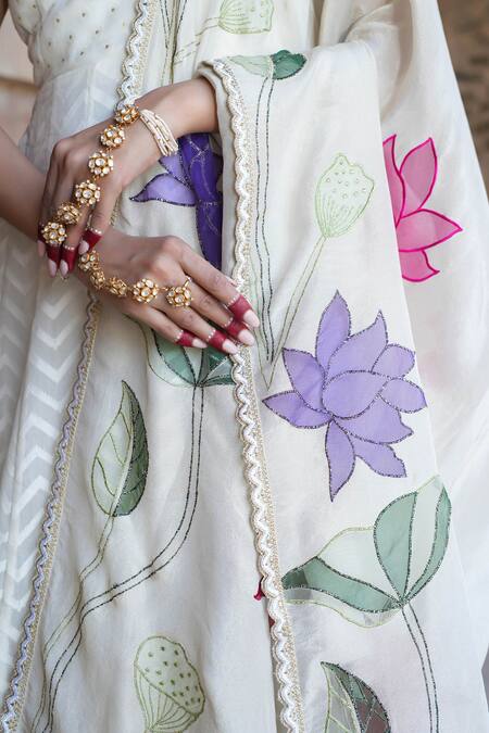 Shop_Label Anshu Khathuria_Ivory Embroidery Plunge Neck Handloom Anarkali Set _Online_at_Aza_Fashions