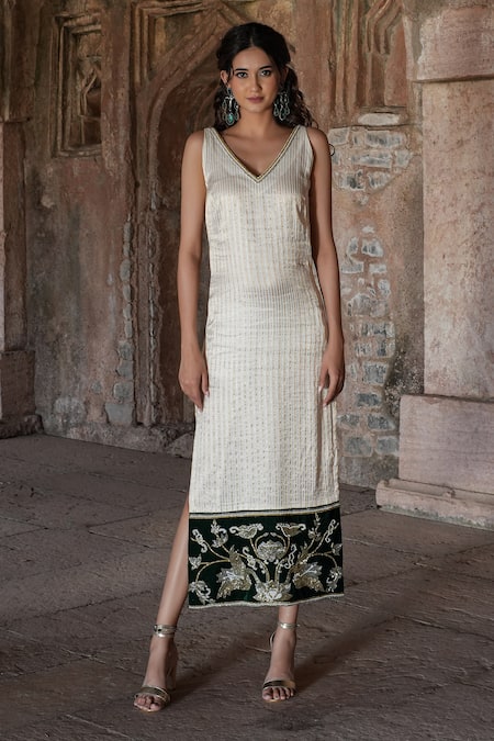 Label Anshu Khathuria Ivory Velvet Embroidery V-neck Green Handloom Dress 