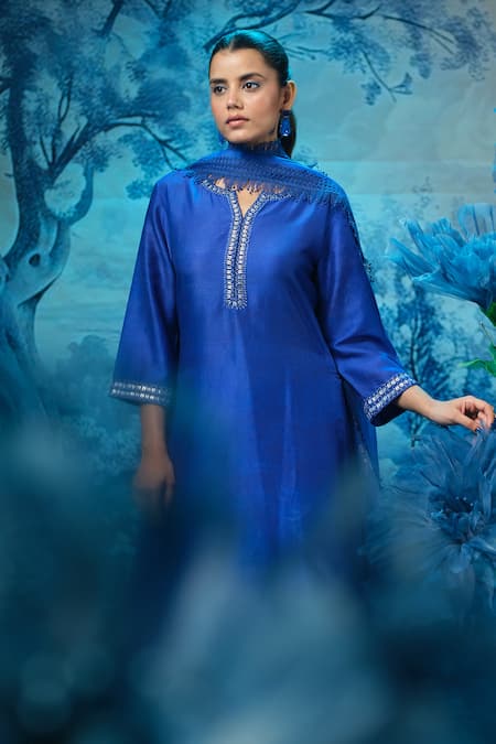 Mandira Wirk - Indian_Blue Chanderi Embroidery Round Neck Indigo Kurta Pant Dupatta Set _Online_at_Aza_Fashions
