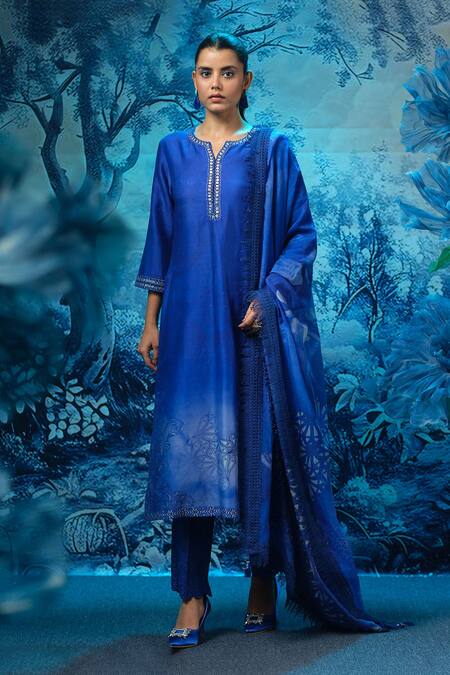 Buy_Mandira Wirk - Indian_Blue Chanderi Embroidery Round Neck Indigo Kurta Pant Dupatta Set _Online_at_Aza_Fashions
