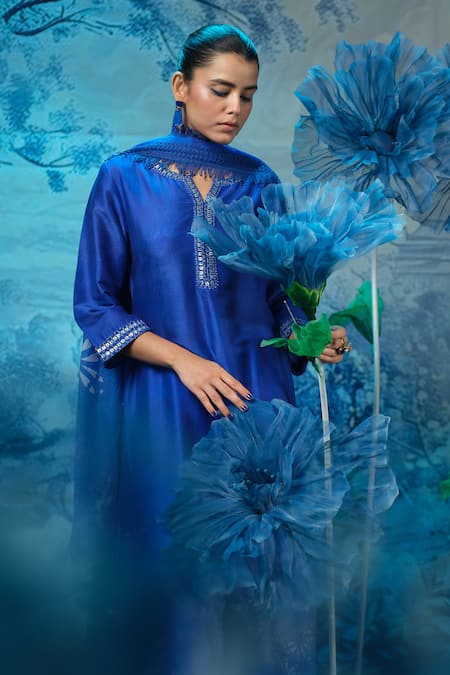Mandira Wirk - Indian_Blue Chanderi Embroidery Round Neck Indigo Kurta Pant Dupatta Set _at_Aza_Fashions