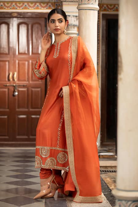 Shop_Neha Khullar_Rust Mirrors, Zari Round , Keyhole Orange Zardozi Kurta Set _Online_at_Aza_Fashions