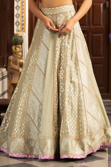Buy_Neha Khullar_Green Organza Mirrors, Zari Plunge Neck Zardozi Lehenga Set 