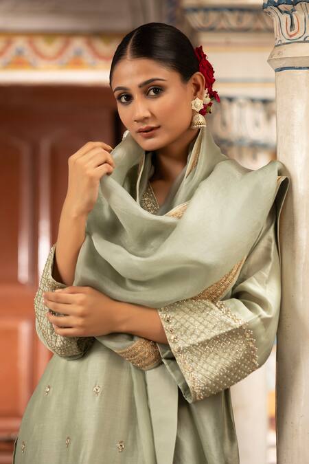 Buy Neha Khullar Green Organza Mirrors, Zari V-neck Silk Chanderi Kurta Set Online at Aza Fashions Buy_Neha Khullar_Green Organza Mirrors, Zari V-neck Silk Chanderi Kurta Set _Online_at_Aza_Fashions