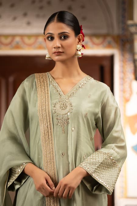 Shop Neha Khullar Green Organza Mirrors, Zari V-neck Silk Chanderi Kurta Set Online at Aza Fashions Shop_Neha Khullar_Green Organza Mirrors, Zari V-neck Silk Chanderi Kurta Set _Online_at_Aza_Fashions