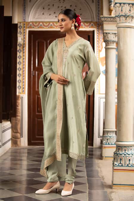 Neha Khullar Green Organza Mirrors, Zari V-neck Silk Chanderi Kurta Set 