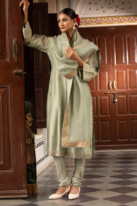 Neha Khullar Green Organza Mirrors, Zari V-neck Silk Chanderi Kurta Set at Aza Fashions Neha Khullar_Green Organza Mirrors, Zari V-neck Silk Chanderi Kurta Set _at_Aza_Fashions