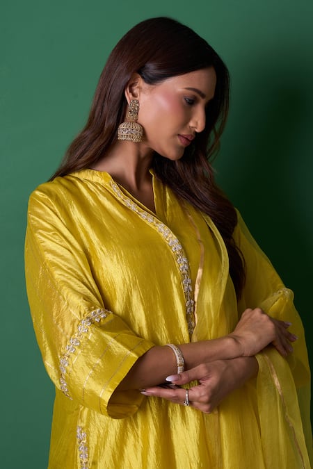 Priti Prashant_Yellow Silk, Organza Embroidery Collared Radiance Kurta Set With Dupatta _at_Aza_Fashions