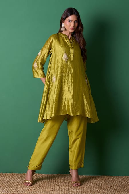 Buy_Priti Prashant_Green Silk Embroidery Collared Mehendi Kurta Pant Set _Online_at_Aza_Fashions