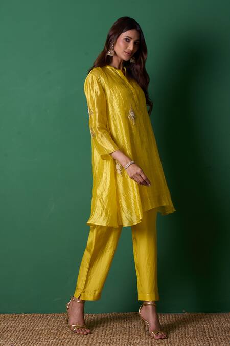 Priti Prashant_Yellow Silk Round Neck Paradise Kurta Set _at_Aza_Fashions