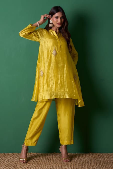 Priti Prashant_Yellow Silk, Organza Embroidery Mandarin Collar Paradise Kurta Set With Dupatta _at_Aza_Fashions