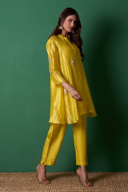 Buy_Priti Prashant_Yellow Silk, Organza Embroidery Mandarin Collar Paradise Kurta Set With Dupatta 
