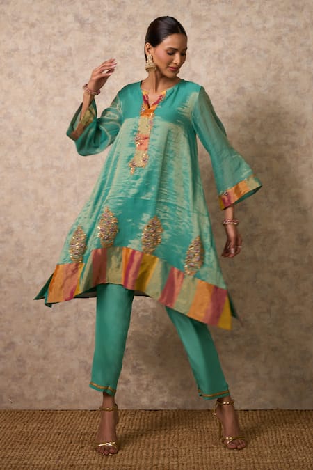 Shop_Priti Prashant_Green Tissue, Crepe Embroidery Split V-neck Zing Sea Kurta Set _Online_at_Aza_Fashions