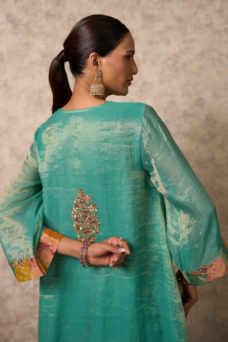Priti Prashant_Green Tissue, Crepe Embroidery Split V-neck Zing Sea Kurta Set _at_Aza_Fashions