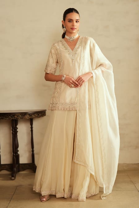 Buy_Saisha_Ivory Georgette, , Organza, Chanderi Embroidery V-neck Kurta Set _Online_at_Aza_Fashions