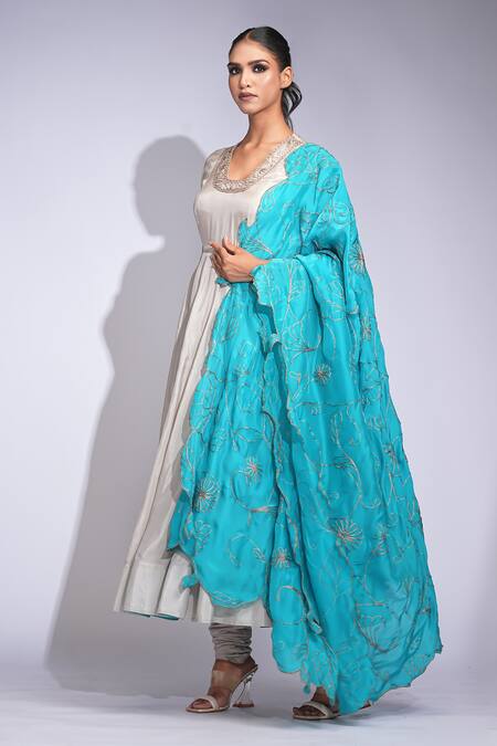 Shop Shruti S Beige Silk, Shantoon, Organza Zari, Embroidery V-neck Anarkali Set Shop_Shruti S_Beige Silk, Shantoon, Organza Zari, Embroidery V-neck Anarkali Set