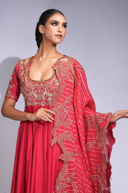 Buy_Shruti S_Red Silk, Crepe, Organza Zari, Sequins Square Neck Embroidered Anarkali Set _Online_at_Aza_Fashions