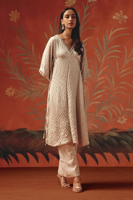 Twenty Nine_Off White Silk V-neck Moon Dust Gajji Kurta _Online_at_Aza_Fashions