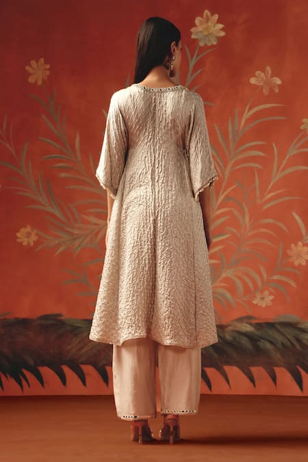 Shop_Twenty Nine_Off White Silk V-neck Moon Dust Gajji Kurta _at_Aza_Fashions