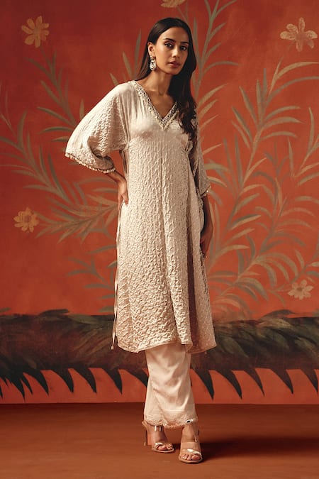 Twenty Nine Off White Silk V-neck Moon Dust Gajji Kurta 