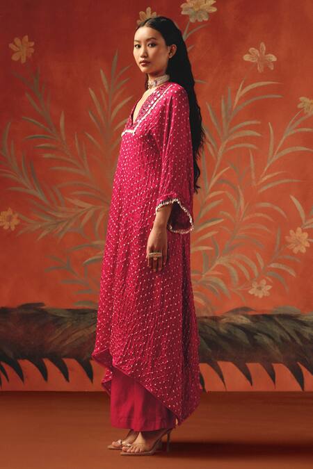 Twenty Nine_Red Silk Sequins, Embroidery V-neck Designer Wild Berry Kurta _Online_at_Aza_Fashions
