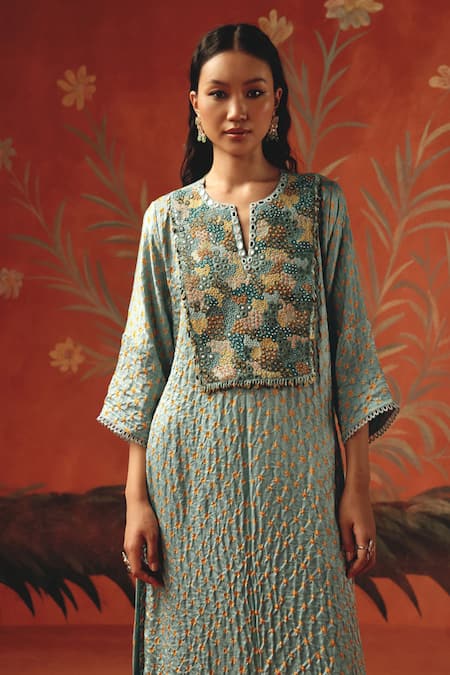 Twenty Nine_Blue Silk Beads, Sequins Split V-neck Embroidered Sea Foam Kurta _Online_at_Aza_Fashions
