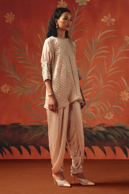 Twenty Nine Pink Silk Embroidery Round Neck Moon Dust Gajji Tunic Top Online at Aza Fashions Twenty Nine_Pink Silk Embroidery Round Neck Moon Dust Gajji Tunic Top _Online_at_Aza_Fashions