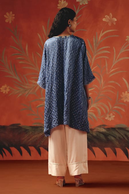 Shop Twenty Nine Blue Silk Embroidery V-neck Twilight Gajji Designer Kurta at Aza Fashions Shop_Twenty Nine_Blue Silk Embroidery V-neck Twilight Gajji Designer Kurta _at_Aza_Fashions