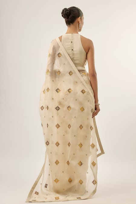 Priyal Prakash MEDALLION MOTIF SAREE SET Beige Medallion Motif Saree Set 