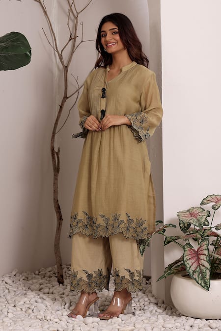 Sonali Methi_Brown Chanderi Embroidery Collared Mud Kurta Pant Set _Online_at_Aza_Fashions