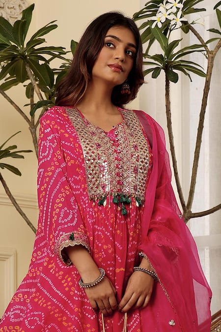 Buy_Sonali Methi_Pink Chinon, Crepe Sequins Round Neck Rani Designer Kurta Set _Online_at_Aza_Fashions