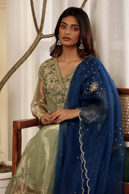 Sonali Methi_Green Tissue Sequins, Embroidery Split V-neck Designer Kurta Set _Online_at_Aza_Fashions