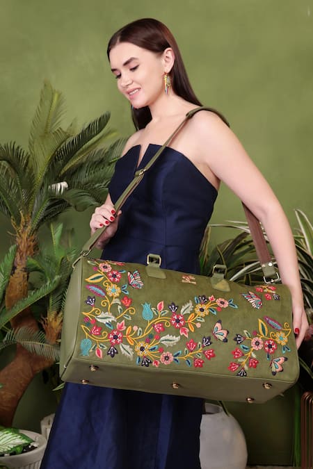 Buy_PickAleaf_Olive Green Embroidery Waves Duffel Bag _Online_at_Aza_Fashions