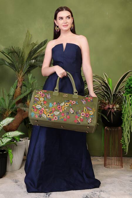 Shop_PickAleaf_Olive Green Embroidery Waves Duffel Bag _Online_at_Aza_Fashions