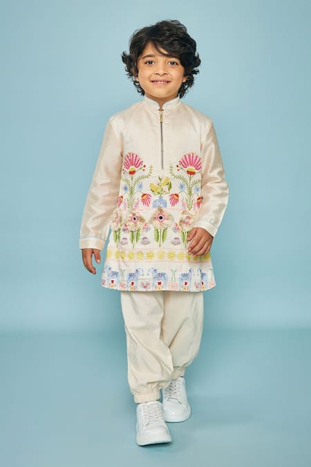 Joey & Pooh Off White Chanderi, Cotton, Viscose Fabric Flowers Designer Kurta Set Online at Aza Fashions Joey & Pooh_Off White Chanderi, Cotton, Viscose Fabric Flowers Designer Kurta Set _Online_at_Aza_Fashions