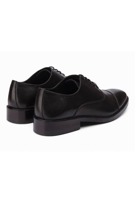 Dapper Shoes Black Handmade Cap Toe Oxford Shoes Online at Aza Fashions Dapper Shoes_Black Handmade Cap Toe Oxford Shoes _Online_at_Aza_Fashions